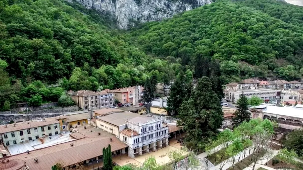 Care e cea mai veche stațiune turistică din România: A fost pusă pe harta lumii de către romani, în cinstea lui Hercule. Acolo se regăseau ape cu puteri vindecătoare