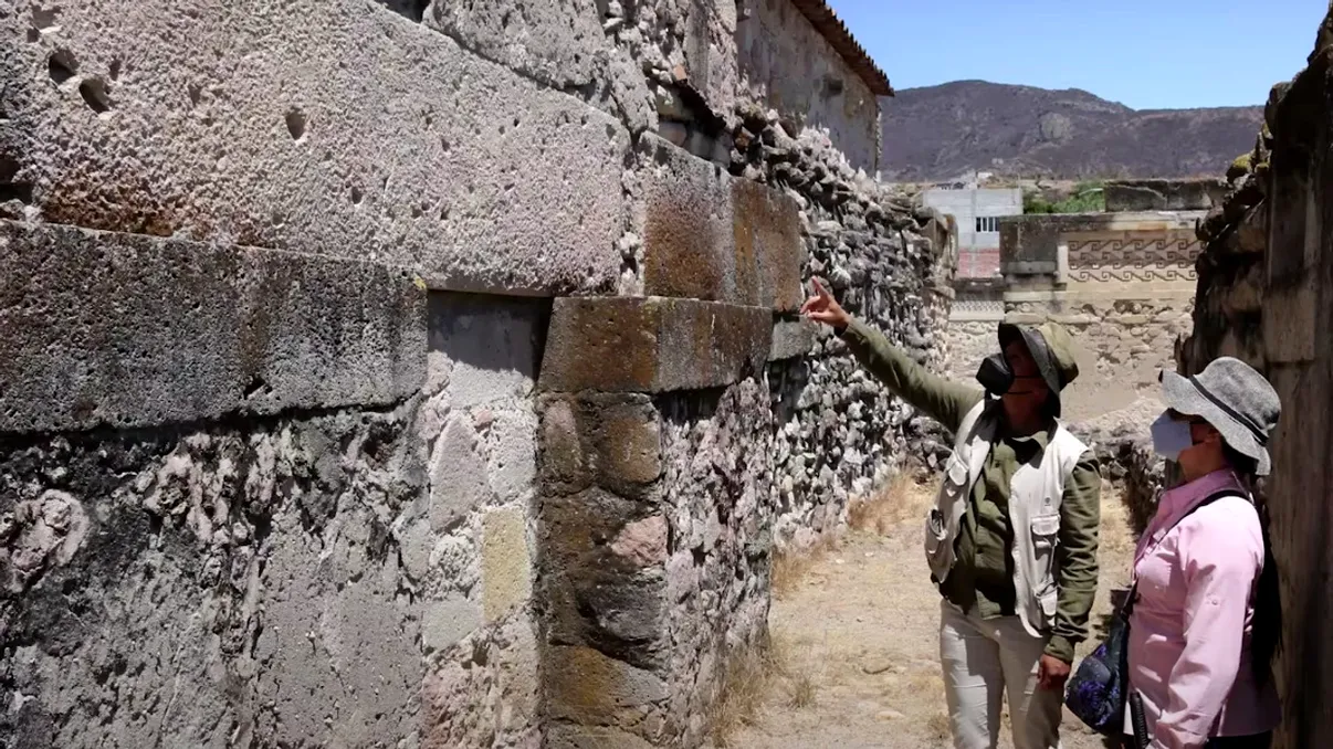 Tuneluri secrete descoperite sub o biserică din Mexic dezvăluie secretele culturii zapotecilor