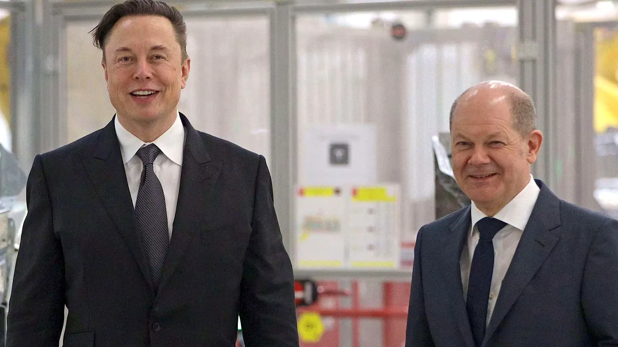 Elon Musk provoacă scandal în Germania după ce l-a numit pe cancelar 