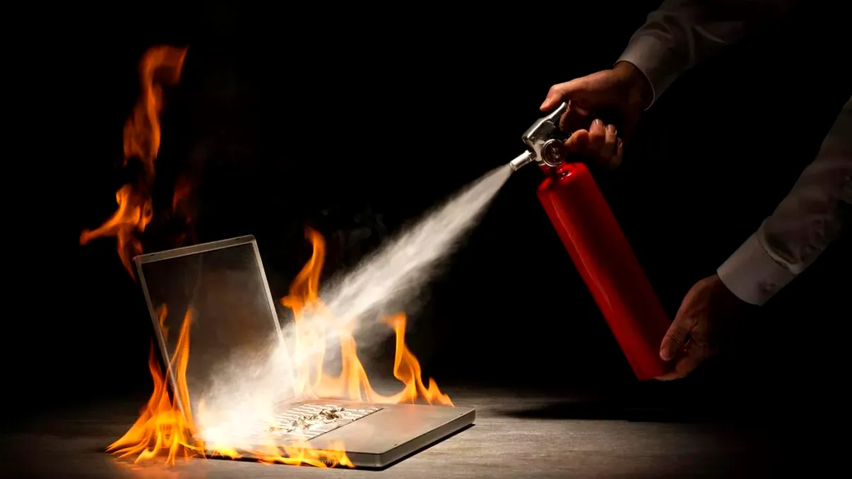 Românii au cea mai mare încredere în IT-iști și pompieri. Cum sunt percepuți politicienii și jurnaliștii, potrivit IRES