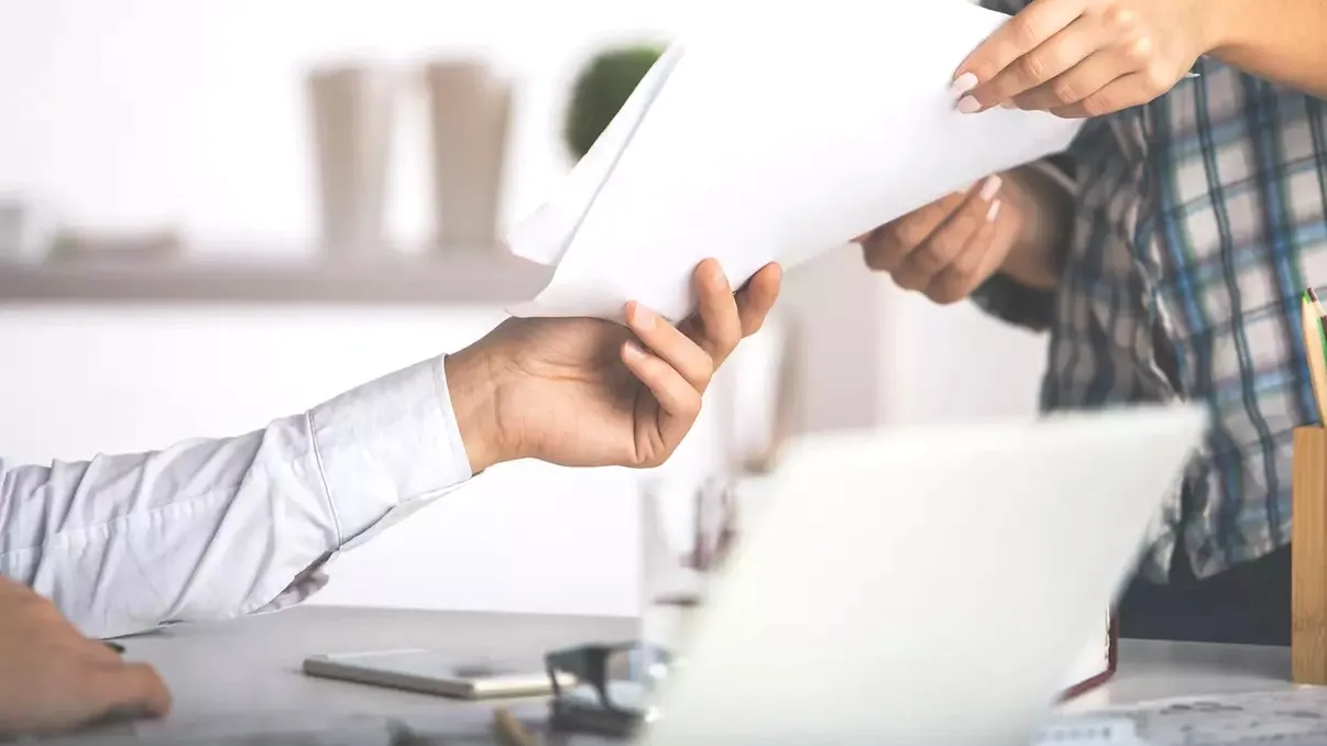 Cadouri cu obligații: Ce trebuie să știi despre donațiile cu sarcini