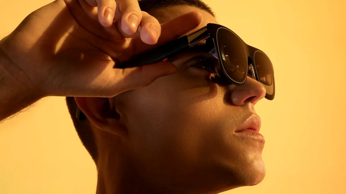 Xreal lansează ochelarii One Series AR: Contectivitate extinsă și experiență cinematică