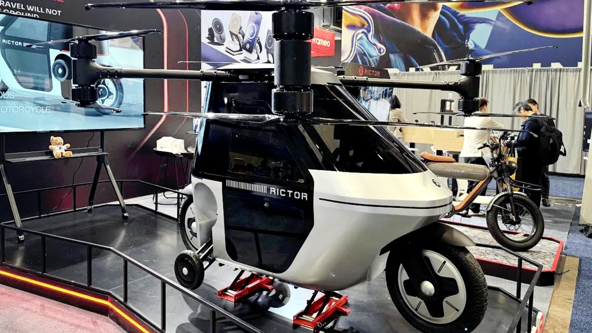 Au făcut-o și pe asta: prima motocicletă zburătoare din lume. Skyrider X1 promite survolaj la 100 km/h