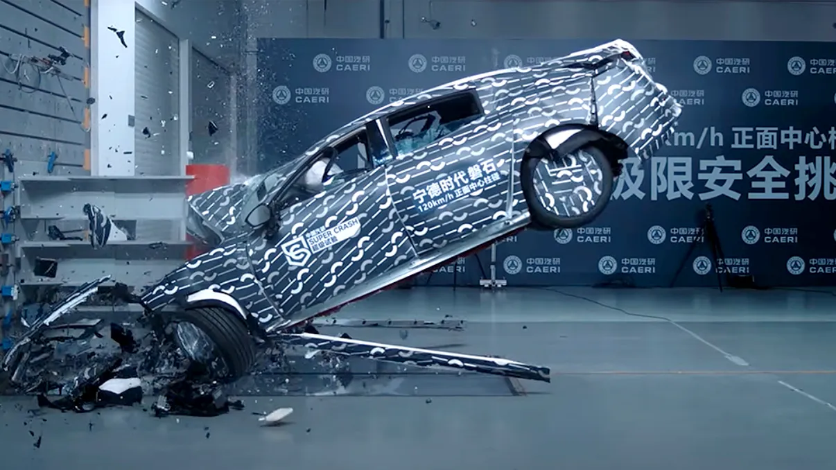 CATL revoluționează industria auto: platformă electrică ultra-sigură, rezistentă la impacturi de 120 km/h VIDEO
