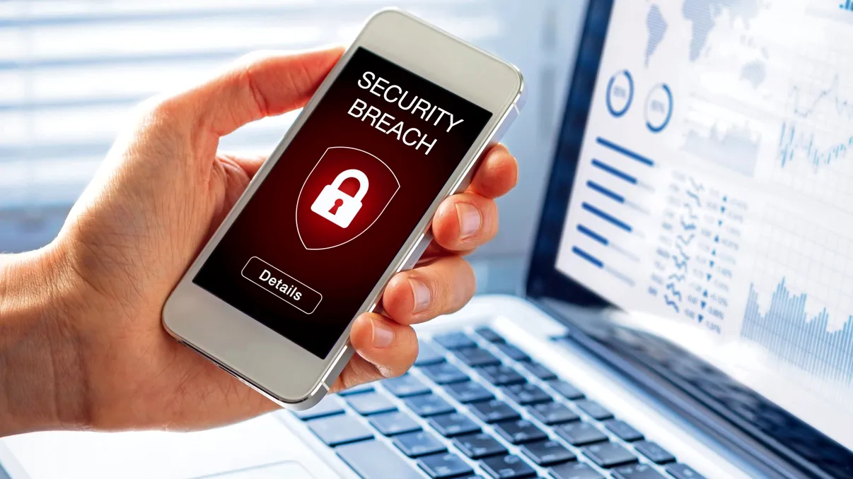 Escrocherii tot mai sofisticate: Cum încearcă infractorii să îți fure banii și datele personale