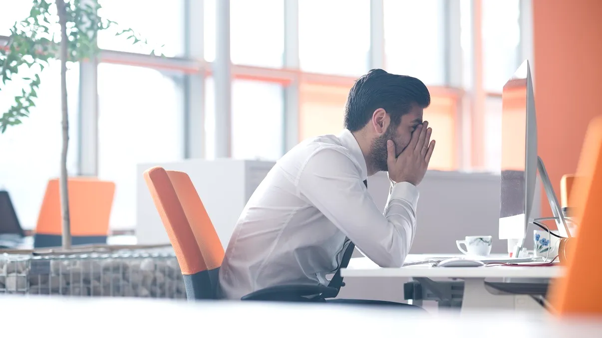 Tinerii supracalificați, prinși între vise și realitate