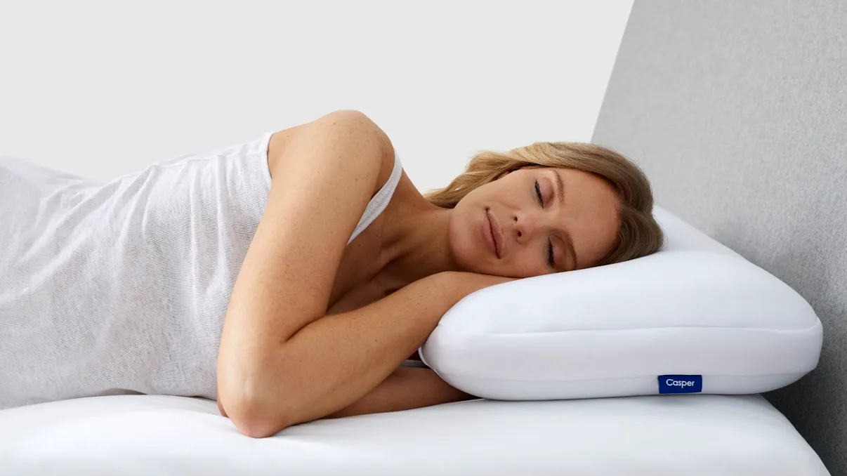 Vrei să adormi în 2 minute? Tehnica militară care îți schimbă viața în dormitor