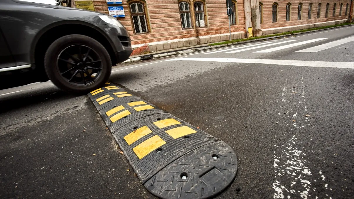 Amenda aplicată șoferilor care evită limitatoarele de viteză. Când riști să rămâi fără permis auto