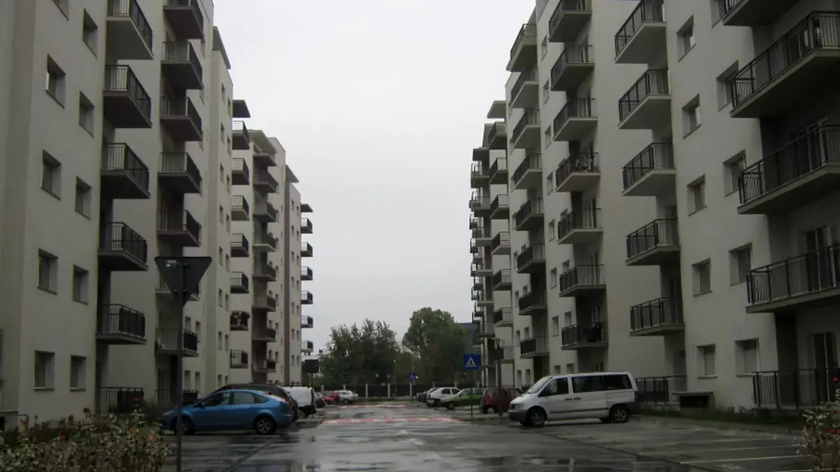 Amendă până la 1.500 de lei pentru românii care stau la bloc și fac această greșeală. Este ilegal să faci asta după ce îți renovezi locuința