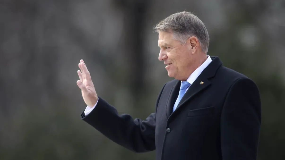 Ce trebuia să facă Klaus Iohannis la plecare, de fapt. Românii, dezamăgiți de ceremonia de la Cotroceni