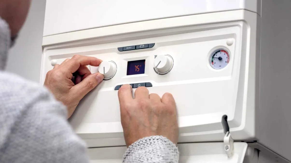 Cum setezi centrala termică dacă afară sunt 0 grade Celsius. Trucul hotelierilor pentru a economisi gaz