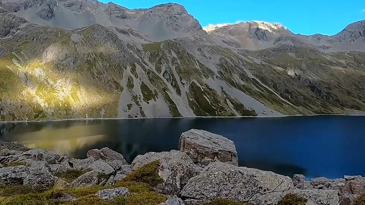 Locul unic în lume unde turiștii trebuie să își șteargă pantofii înainte de a păși aici. De ce este atât de special