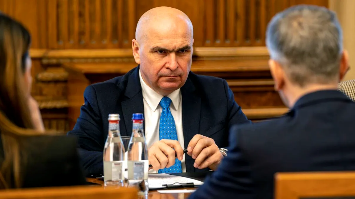 Când Amazon s-a dus la Ilie Bolojan, a cerut trei lucruri banal de complicate pentru România de 35 de ani: stabilitate fiscală, flexibilitate în Codul Muncii și decizii ferme pe termen lung