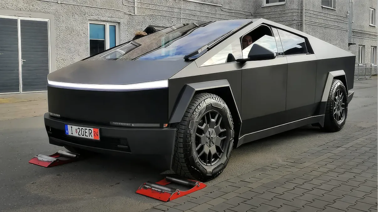 Tesla Cybertruck, în cel mai important test de performanță. Cât de bună este camioneta electrică a lui Elon Musk la tracțiune integrală