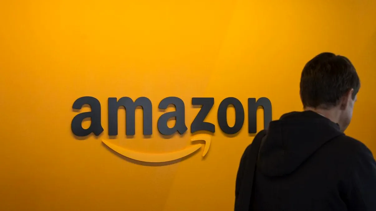 Românii care au dat lovitura la Amazon cum nu te-ai fi așteptat niciodată. Au făcut aproape un milion de euro din furat coletele clienților