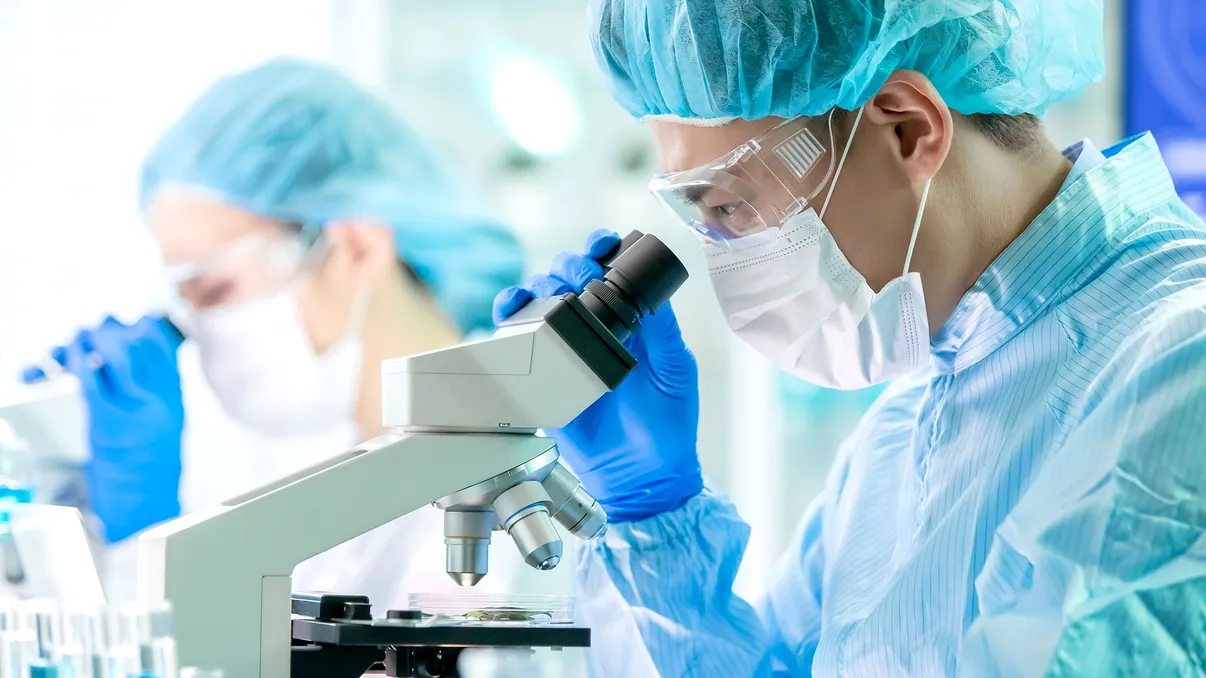 Tratament revoluționar împotriva cancerului: o femeie este în remisie de 18 ani