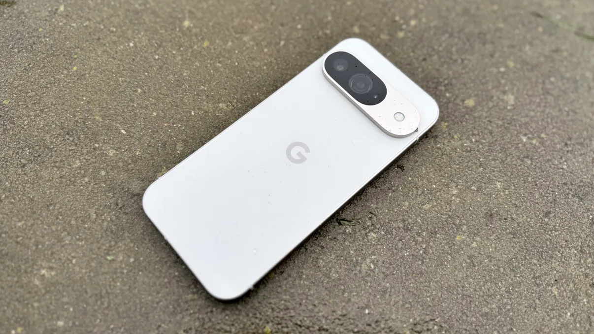 Google Pixel 9 te lasă fără alarme când te aștepți mai puțin. Bug-ul care s-ar putea să te facă să întârzii la muncă