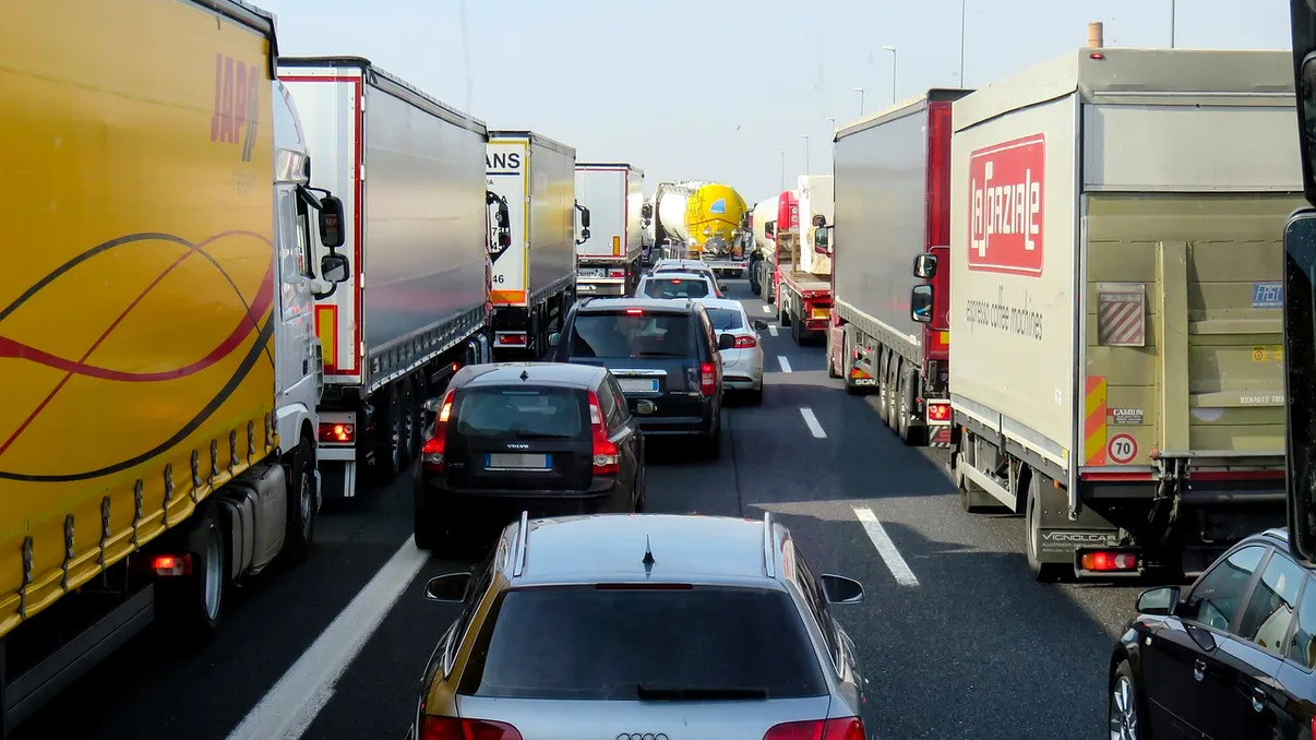 Accident în lanț pe A2, 14 persoane au fost implicate. Circulația pe autostradă, restricționată pe sensul Constanța - București
