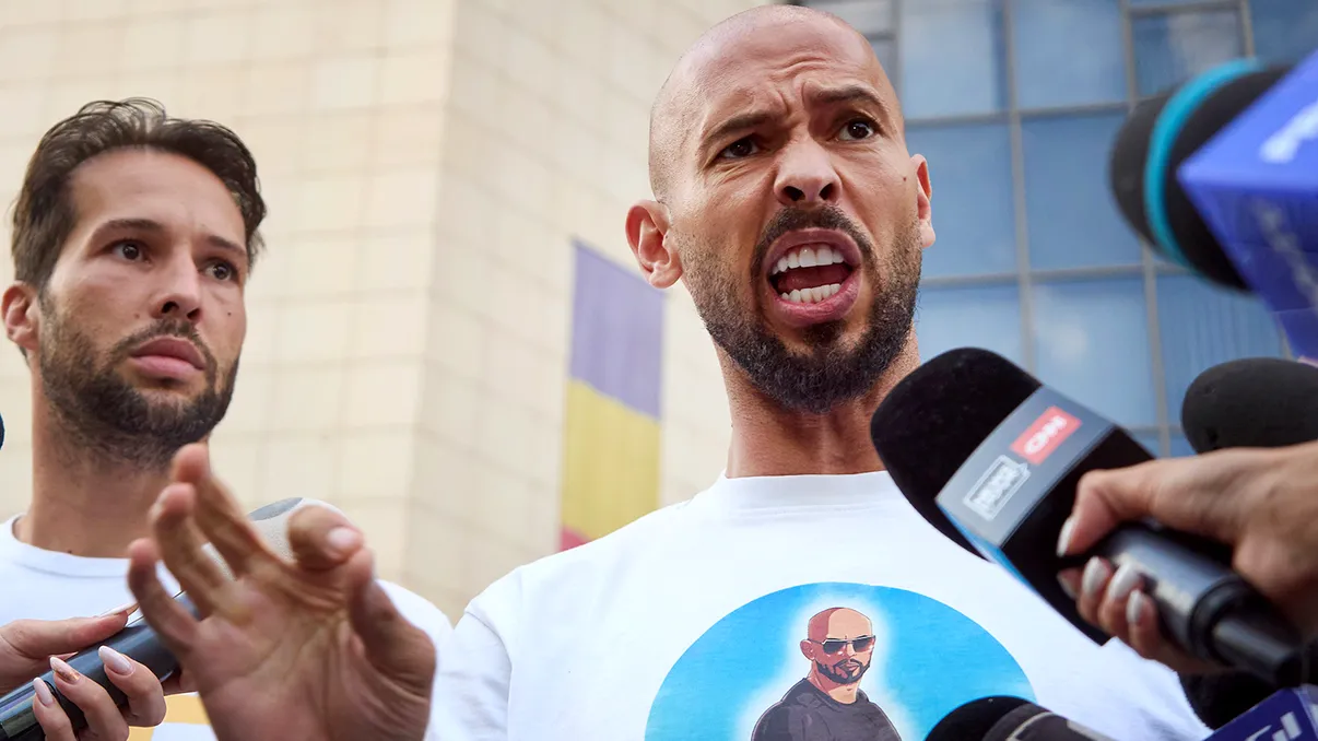 „Ne-am întors ca să ne spălăm numele.” Cum au apărut frații Tate într-o revenire neașteptată pentru a da cu subsemnatul în fața procurorilor români