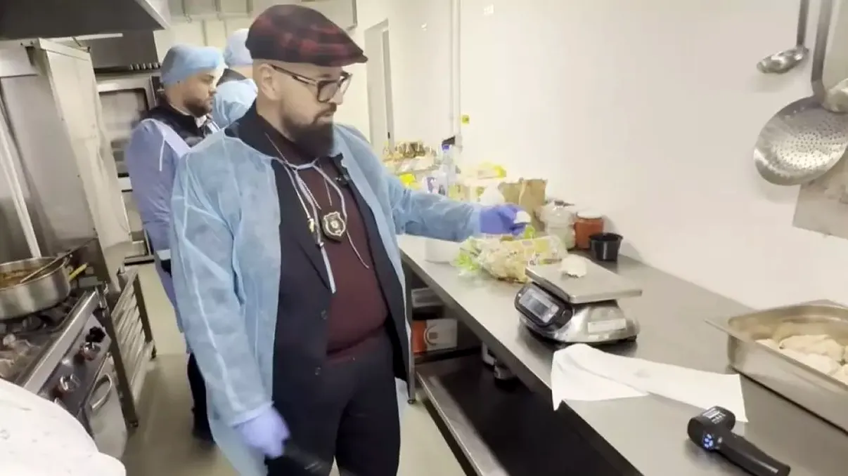 Ce dezastru a găsit Piedone în campusurile universitare. Amenzi de aproape 200.000 de lei și cantine închise: „Veți suporta consecințele!”