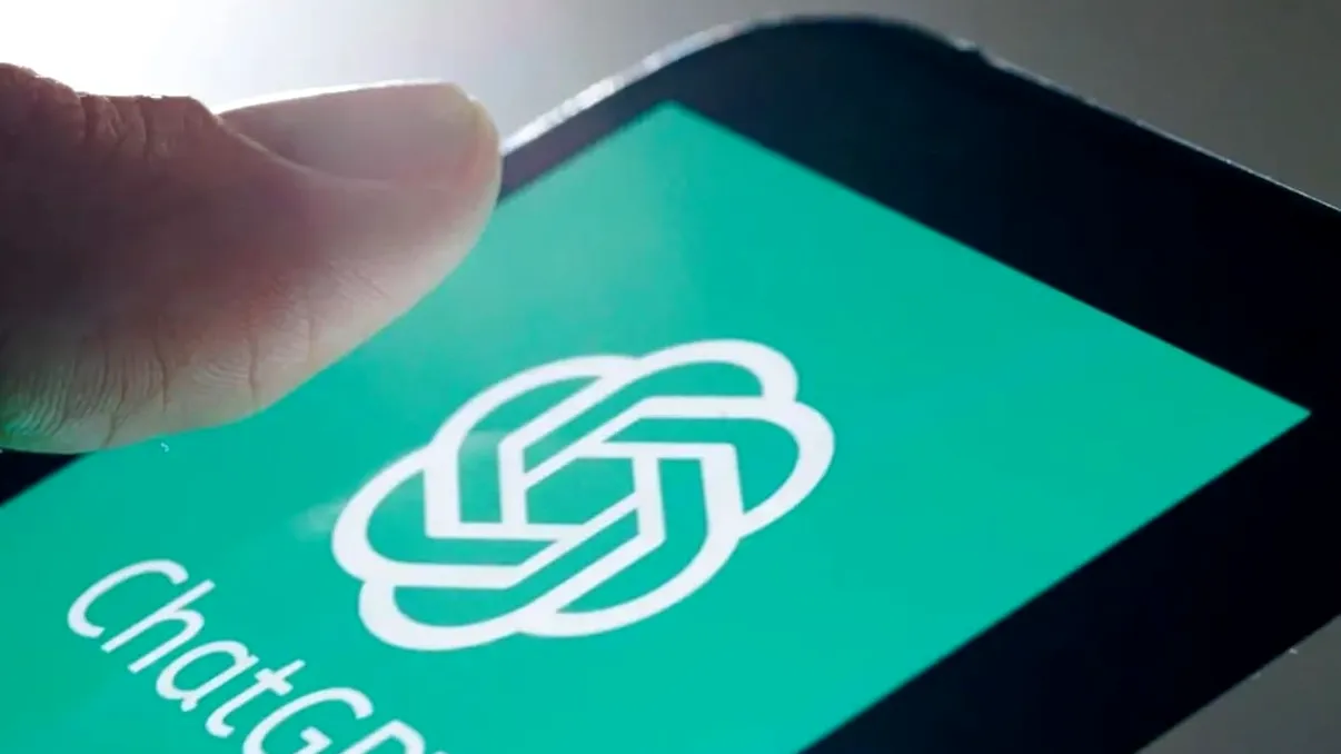 Bani fără să muncești cu ChatGPT. Inteligența artificială îți poate aduce un salariu lunar, fără program, șef și obligații. Vezi ideile încă neexplorate de români