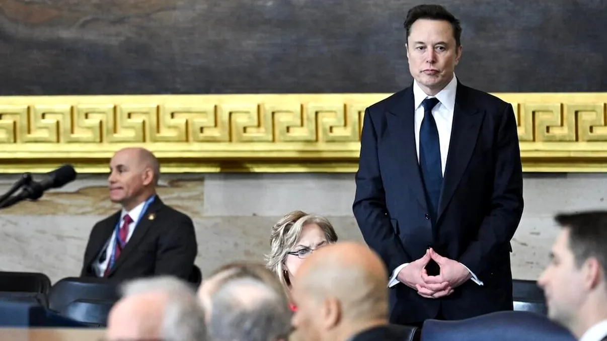 Elon Musk i-a chemat pe angajații Tesla la o ședință surpriză la 9 seara, iar nimeni nu a îndrăznit să-l refuze