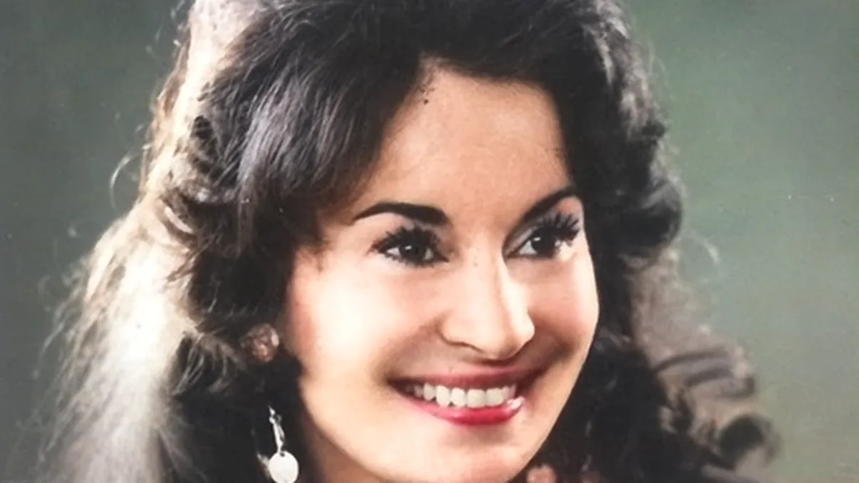 Fiică de general țarist și urmașa lui Dimitrie Bolintineanu, a fost campioană la schi până ce s-a ”predat” marii sale iubiri, muzica. Povestea artistei Ilinca Cerbacev