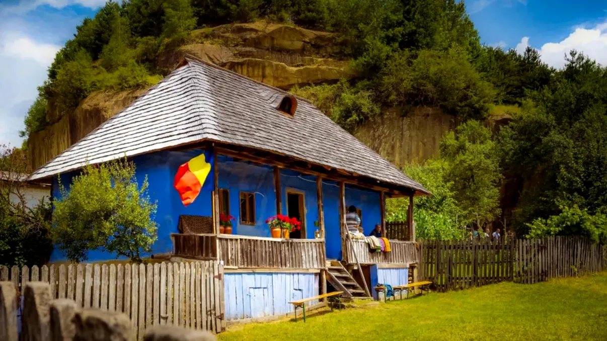 Investești 5.000 de euro în casa bunicilor de la țară și poți scoate 30.000 euro/an. 5 idei de afaceri rurale de succes în 2025, cu investiție mică și potențial mare
