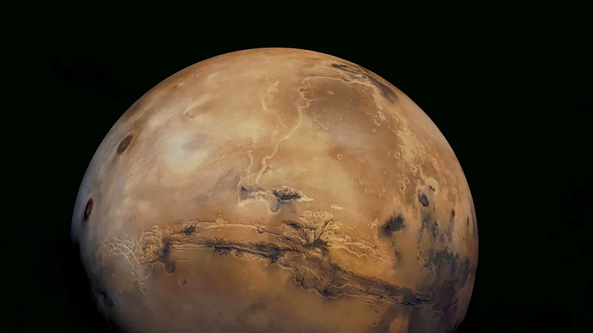 Imagine spectaculoasă cu misterioasa lună Deimos a planetei Marte