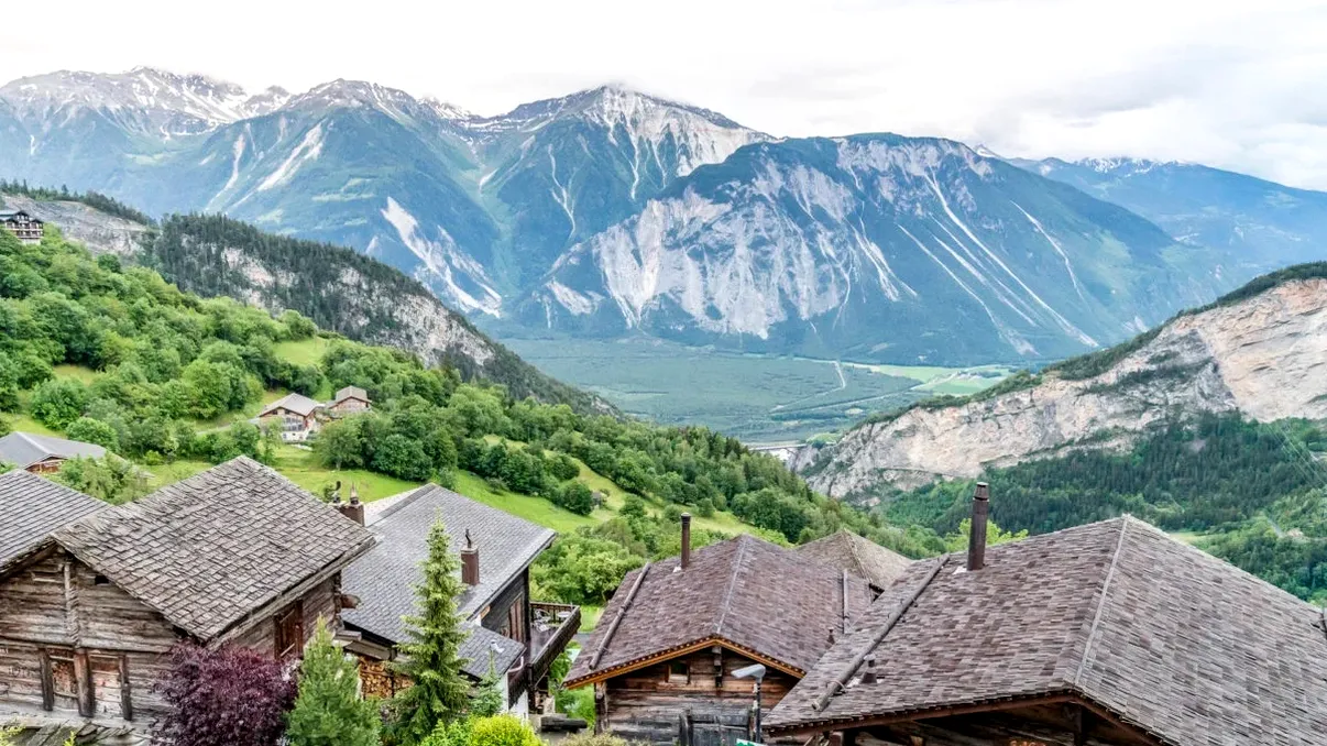 Satul în care primești 26.000 de euro ca să te muți! Ce condiții trebuie să îndeplinești