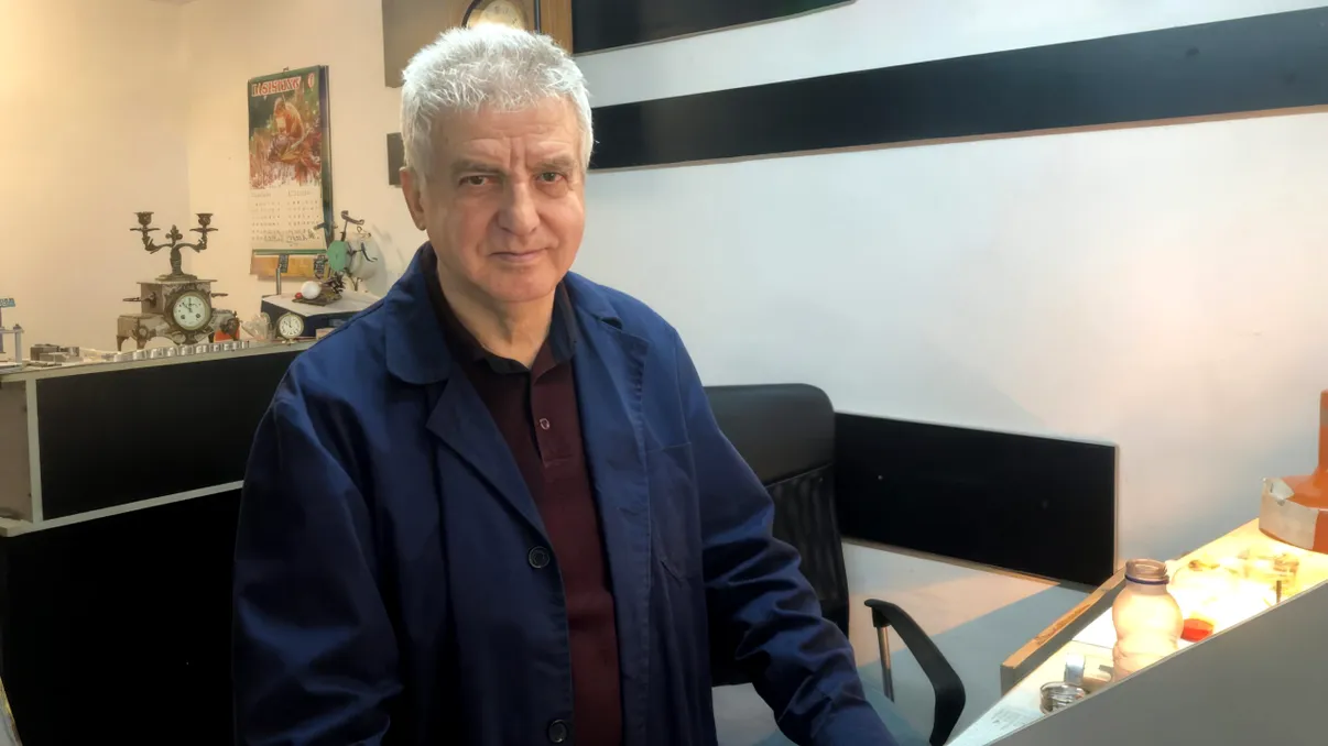 Românul care a dat lovitura cu o carieră de o viață. De 55 de ani lucrează în același loc, o afacere profitabilă