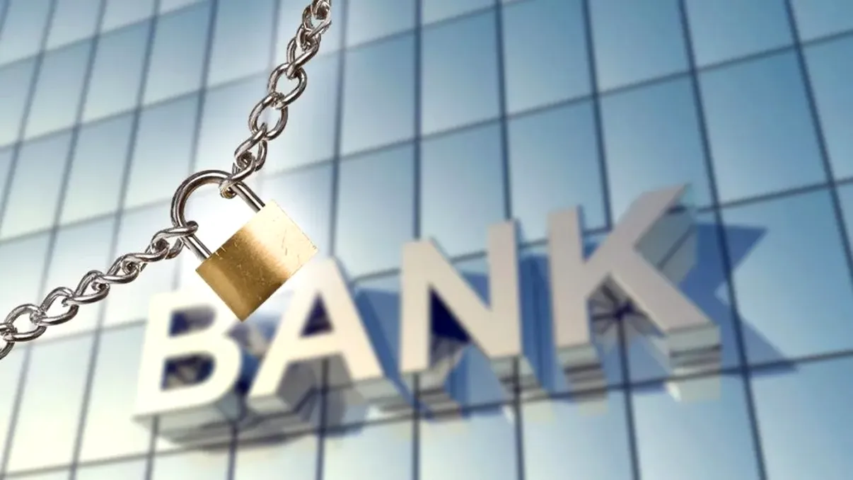 O mare bancă românească se închide după 30 de ani. Ce se va intampla cu angajații și clienții care au conturi, carduri și depozite