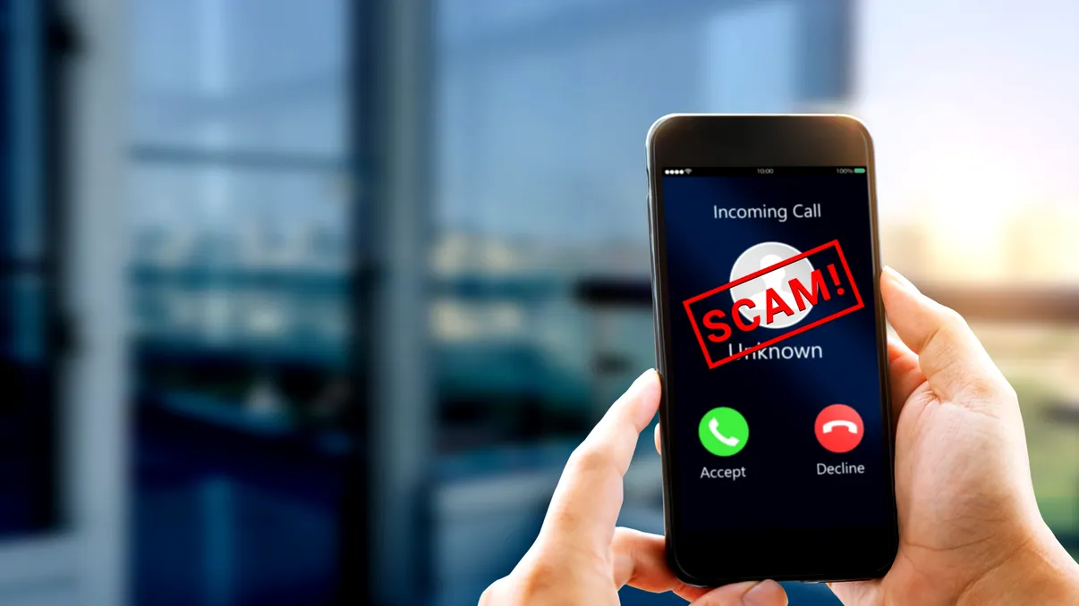 „Bună ziua, aveți un credit aprobat!” – înșelătoria telefonică prin care îți poți pierde banii și datele personale