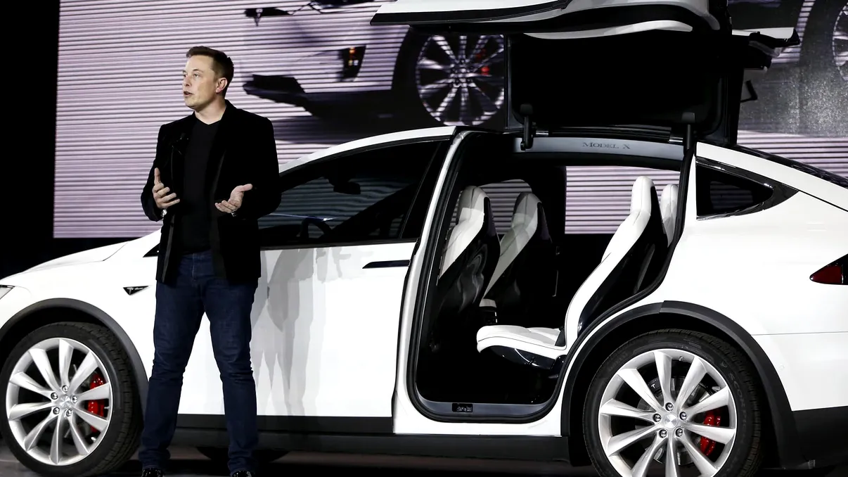Mașinile lui Elon Musk, ținta vandalilor: Ce a pățit un proprietar de Tesla