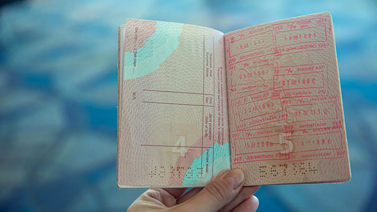 De ce programul Visa Waiver pentru România a fost blocat de SUA în ultima clipă. Explicațiile purtătorului de cuvânt al Ministerului de Externe, Andrei Bogdan Țărnea: 