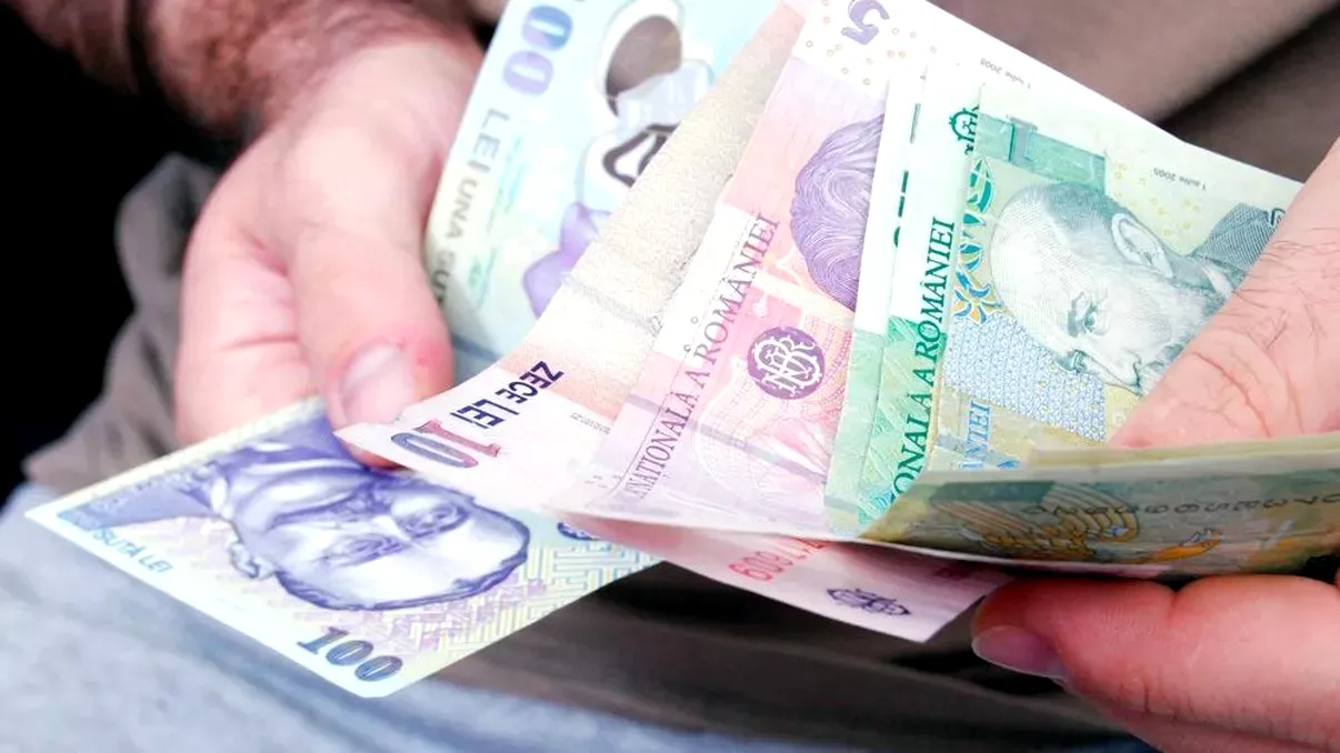 Se taie salariile la privat! Firmele sunt forțate să le dea angajaților salarii mai mici chiar și cu 700 de lei