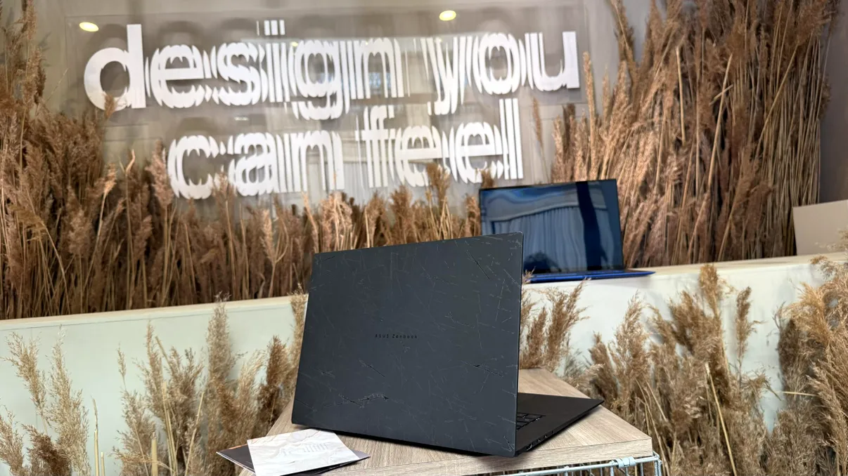 ASUS Zenbook Ceraluminium, laptopul ca accesoriu de fashion între natură și AI. Ce înseamnă filozofia ”Design you can feel” dezvăluită la Milano Design Week