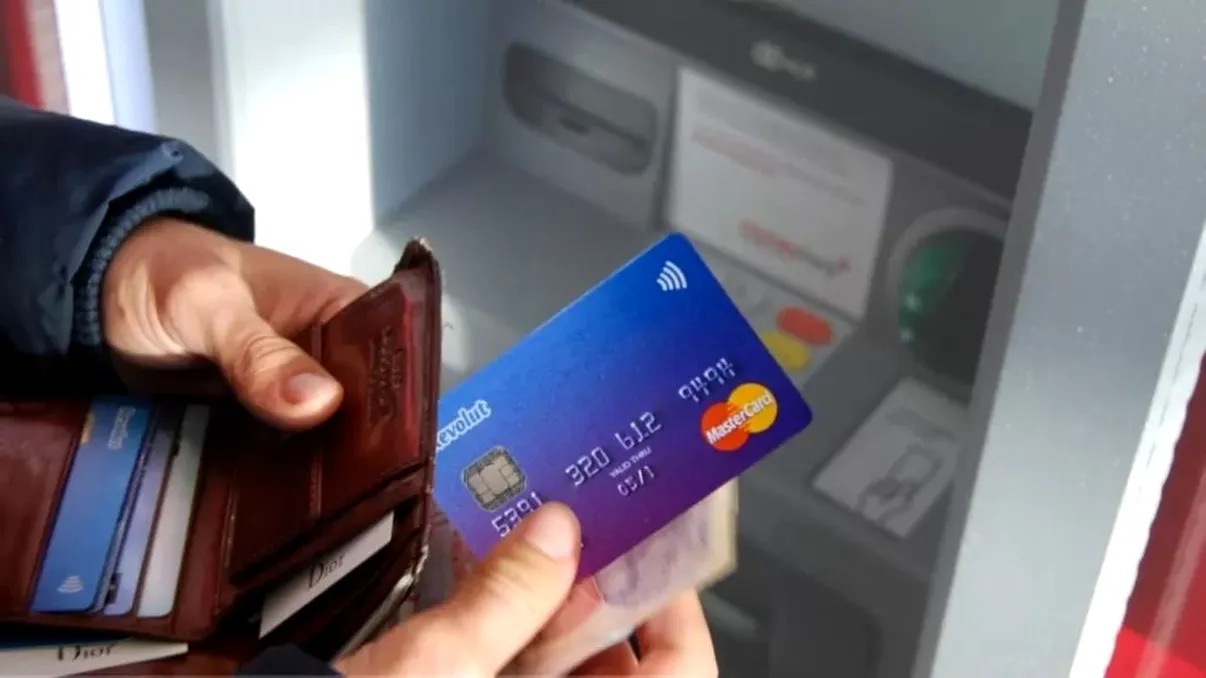 Au apărut bancomate Revolut. Sunt primele ATM-uri ale băncii digitale și nu se compară cu cele ale băncilor tradiționale: 