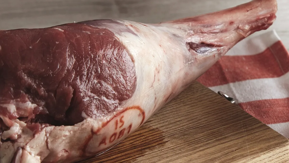 De ce nu e bine să recongelezi carnea de miel. Sfatul specialiștilor în siguranță alimentară