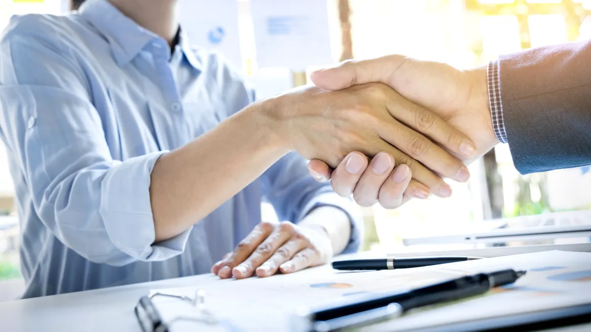 Domeniile din România în care se caută cei mai mulţi angajaţi. Sectoarele cu şanse mari să îţi găseşti loc de muncă