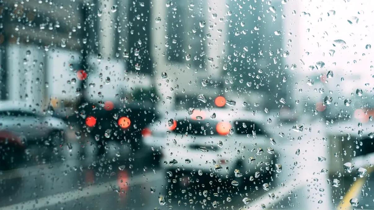 Fenomen meteo neobișnuit în România. „Ploaia sângerie” ajunge în România în ziua de Paște. Ce spun meteorologii
