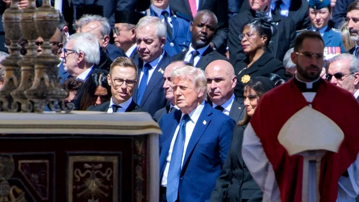 Ilie Bolojan, în spatele lui Donald Trump, la înmormântarea Papei Francisc. Cum a fost surprins preşedintele interimar