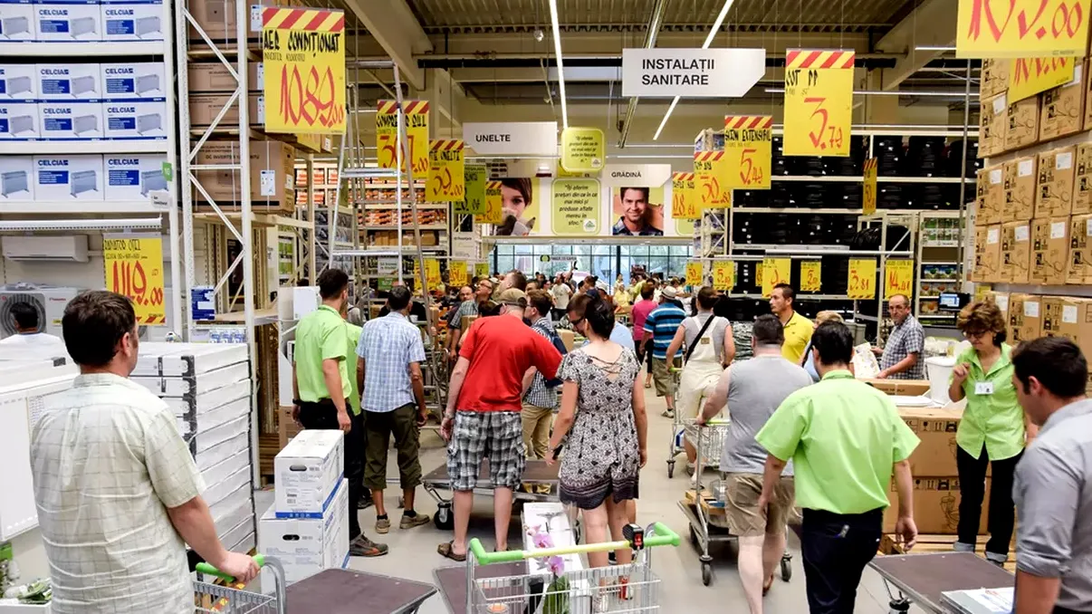 Magazin de bricolaj cunoscut de toţi românii își lichidează stocul. Totul este redus chiar şi cu 80%