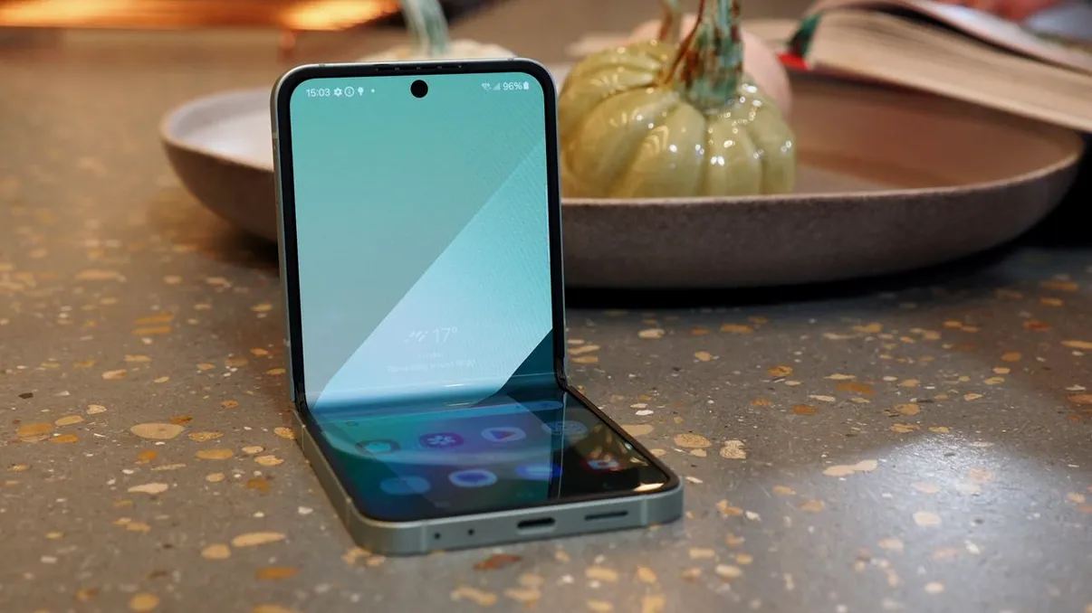OneUI 7.0 cu Android 15, retras de Samsung: Ce trebuie să știi dacă ai așteptat update-ul cu sufletul la gură