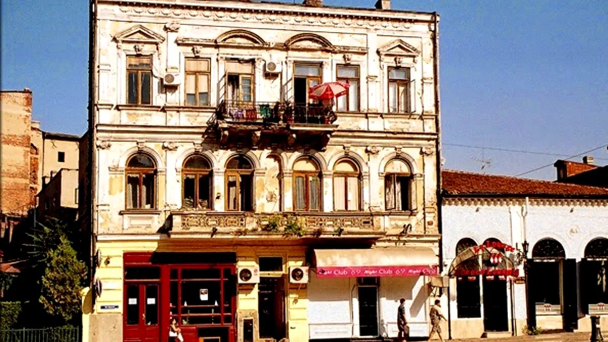 Pușcăria s-a ”născut” pe strada Șepcari din Centrul Vechi din București. Negustorii de pălării și turnul în care domnitorul țării își depozita armamentul și închidea tâlharii