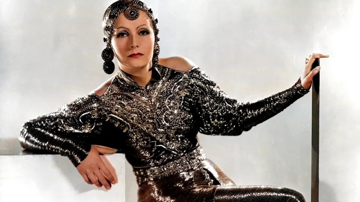 ”Sfinxul suedez”, spioana de care s-a îndrăgostit Hitler. Legendara actriță Greta Garbo a ratat înmormântarea surorii sale și l-a părăsit pe John Gilbert chiar în ziua nunții lor