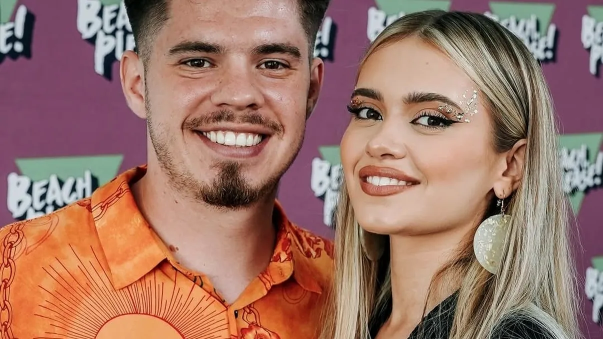 Tina Duceac, despre valul de comentarii negative pe care l-a primit după Buzz House. Ce spune despre iubitul ei: “A fost primul meu iubit, e prima mea dragoste” VIDEO EXCLUSIV
