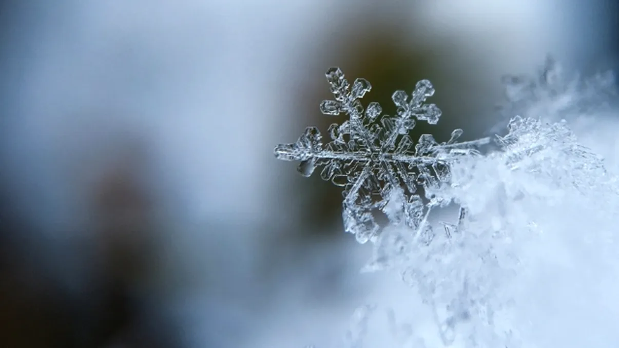 Unde va ninge de 1 Mai. Vremea strică planurile multor români pentru minivacanță
