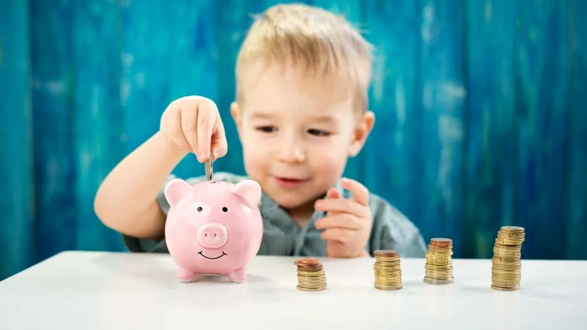 Cine plăteşte alocaţiile copiilor? Detaliul din lege cunoscut de puţini români