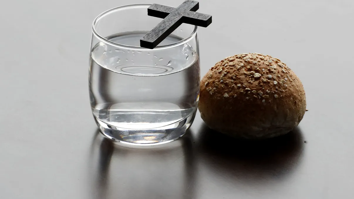 Ce este interzis să faci în Sâmbăta Mare. Obiceiul care îți aduce ghinion